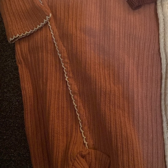 Hadas /ming baby set of two KNITTED FOOTIE NATURAL & SHELL PINK size 6-9 m​ - Picture 4 of 7